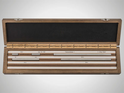 Slika 411 Rectangular gage block set made of steel